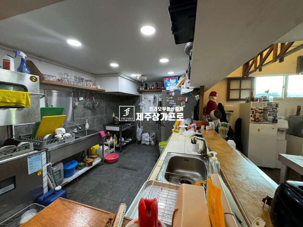 제주 제주시 애월읍 구엄리 제주시 애월읍 구엄리 애월해안도로에 위치한 3층 상가주택매매/펜션운영가능/내부리모델링완료 매매 매물번호 12545 사진 3