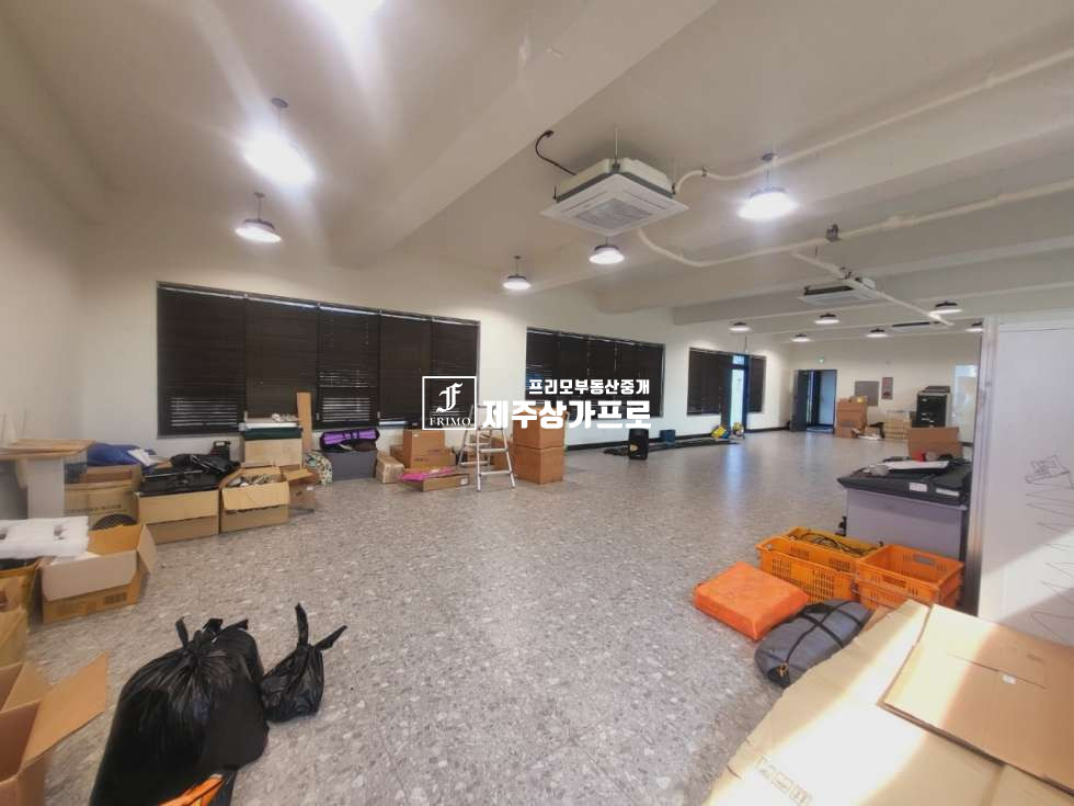 제주 제주시 이호이동 무권리/제주시 이호이동 2차선 도로접 주차장 넓은 상가/1층상가임대/2층상가임대/엘베o 연세 매물번호 13147 사진 2