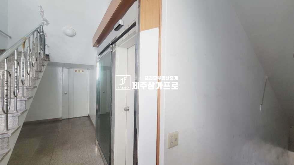 제주 제주시 노형동 남녕고 인근/오일장 가는길/ 메인 먹자 상권 위치 2층 상가점포 임대 연세 매물번호 12758 사진 6