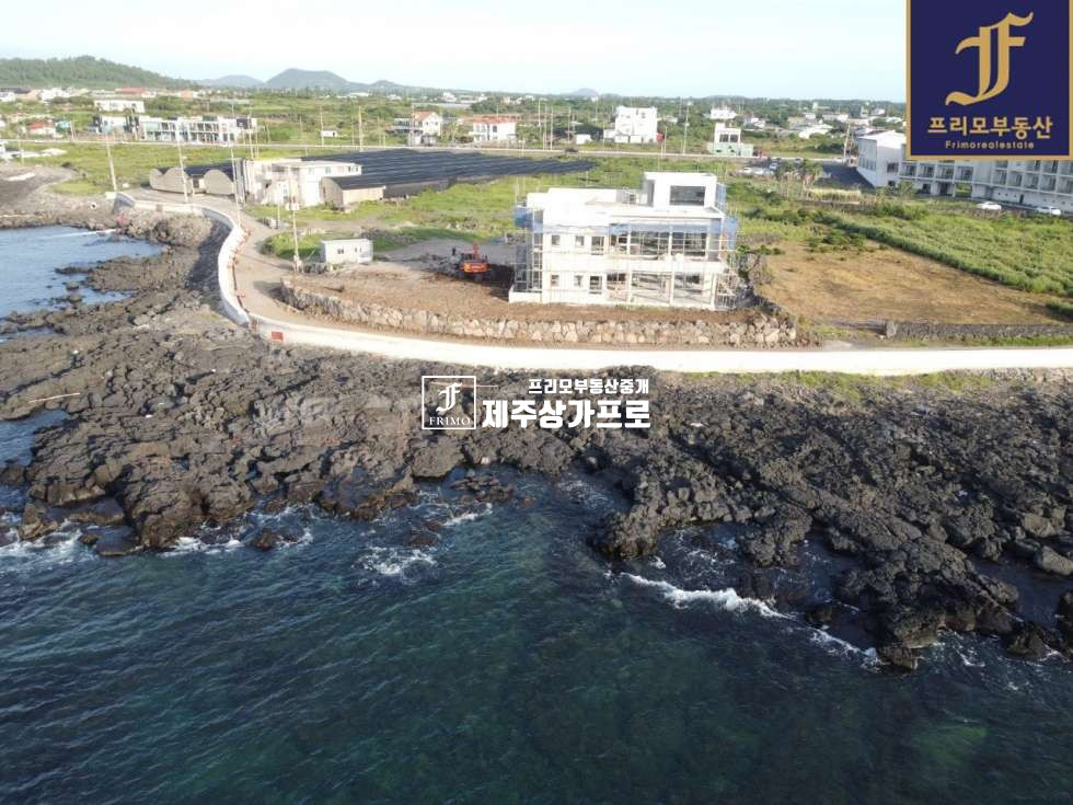 제주 제주시 한경면 금등리 무권리/제주시 한경면 금등리 판포포구인근 바다영구조망을 품고있는 주차편리한 2층 통상가임대/옥상 루프탑공간 이용가능 연세 매물번호 10359 사진 2