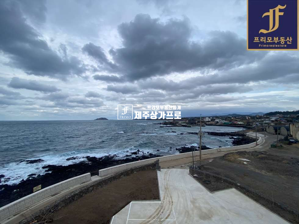 제주 제주시 한경면 금등리 무권리/제주시 한경면 금등리 판포포구인근 바다영구조망을 품고있는 주차편리한 2층 통상가임대/옥상 루프탑공간 이용가능 연세 매물번호 10359 사진 7