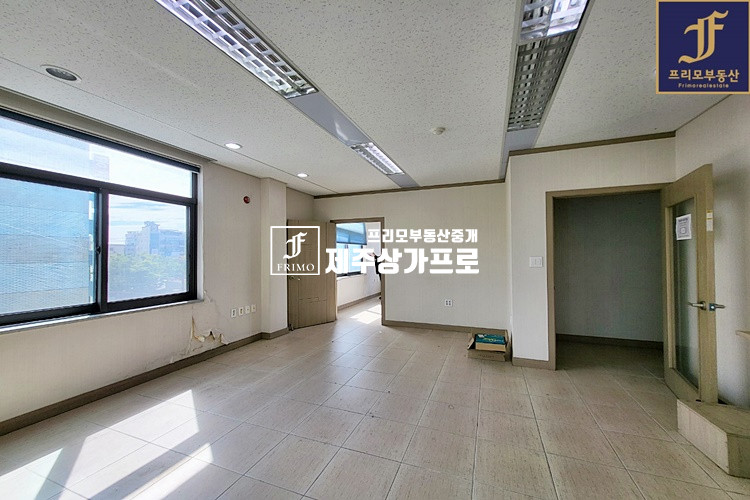 제주 제주시 이도이동 법원옆 3층상가 / 법무사,회계사,변호사 사무실로 강추 / 수도인입완료 연세 매물번호 12923 사진 1