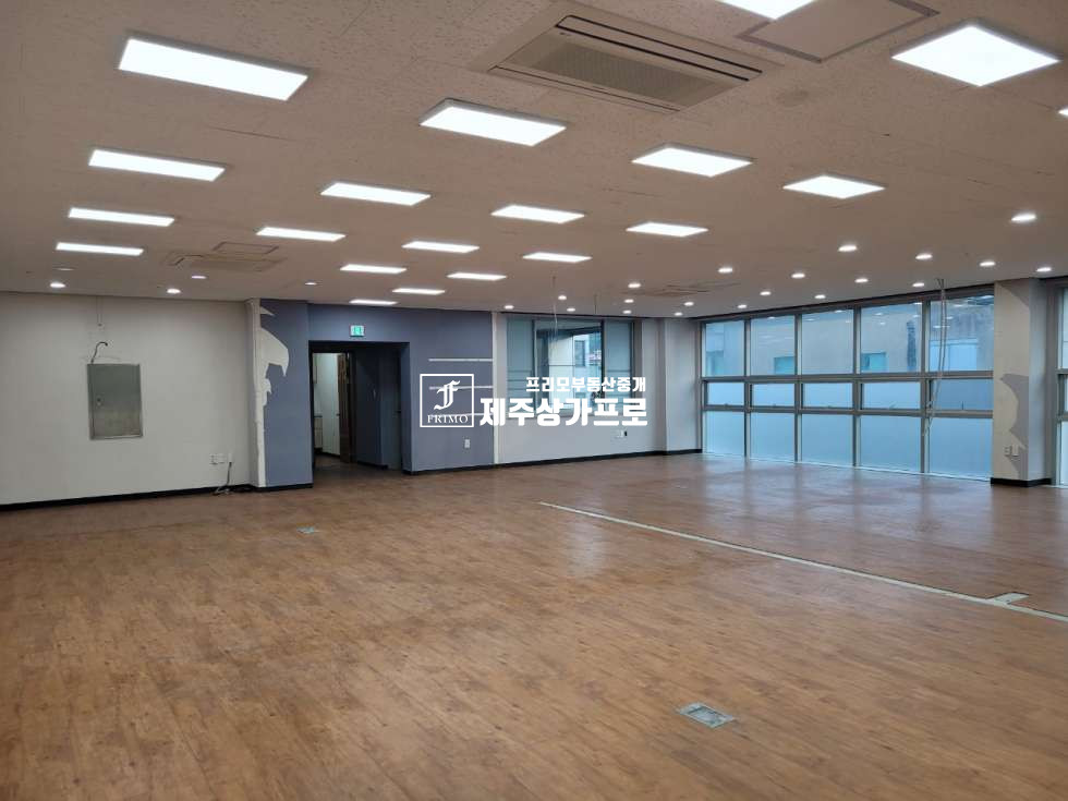 제주 제주시 연동 연북로 대로변/노출 최고/넓은 사무실 맞춤 자리 연세 매물번호 12742 사진 2