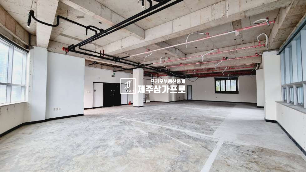 제주 제주시 도남동 도남초 대로변 대형 평수 상가,다양한 업종 가능 연세 매물번호 10447 사진 2