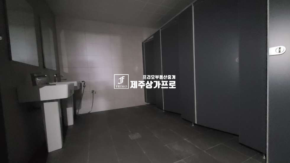 제주 제주시 노형동 본죽사거리/ 대형평수/분할가능 176평 3층 상가 임대 연세 매물번호 12426 사진 3