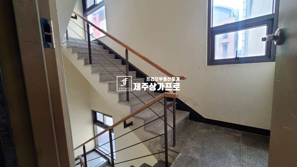 제주 제주시 노형동 본죽사거리/ 대형평수/분할가능 176평 3층 상가 임대 연세 매물번호 12426 사진 4