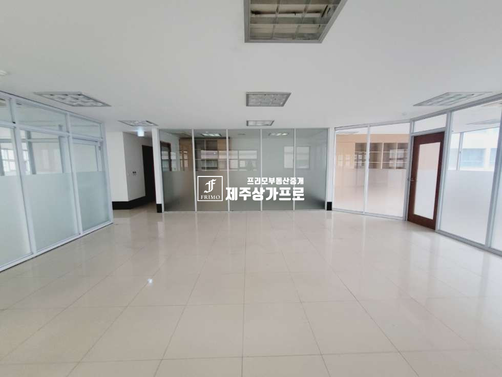 제주 제주시 노형동 무권리/ 대로변 /노출 최상,/평수대비 저렴한 임대료/사무실 안성맞춤 임대 월세 매물번호 14506 사진 6