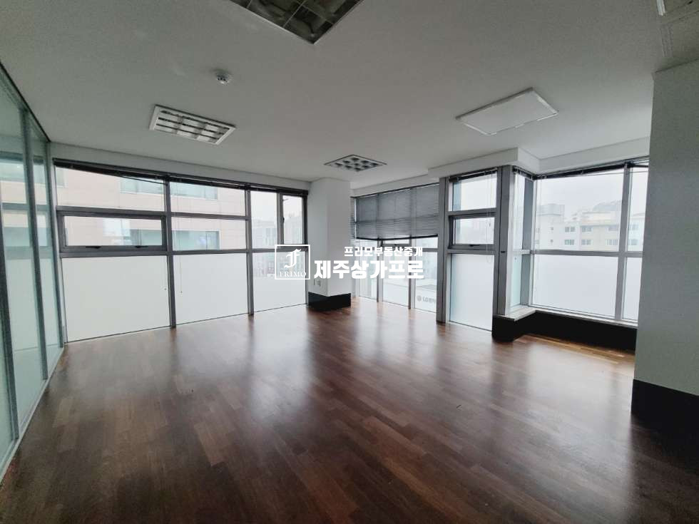 제주 제주시 노형동 무권리/ 대로변 /노출 최상,/평수대비 저렴한 임대료/사무실 안성맞춤 임대 월세 매물번호 14506 사진 7