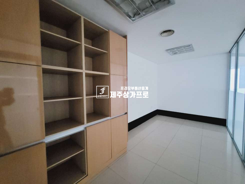 제주 제주시 노형동 무권리/ 대로변 /노출 최상,/평수대비 저렴한 임대료/사무실 안성맞춤 임대 월세 매물번호 14506 사진 10