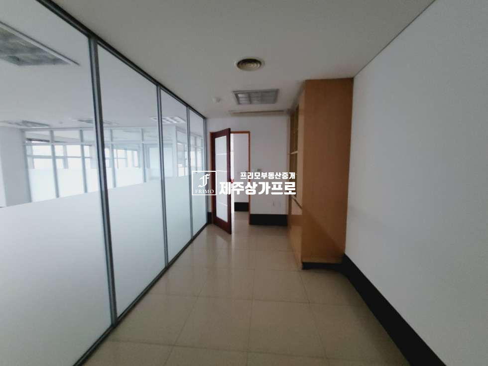 제주 제주시 노형동 무권리/ 대로변 /노출 최상,/평수대비 저렴한 임대료/사무실 안성맞춤 임대 월세 매물번호 14506 사진 12