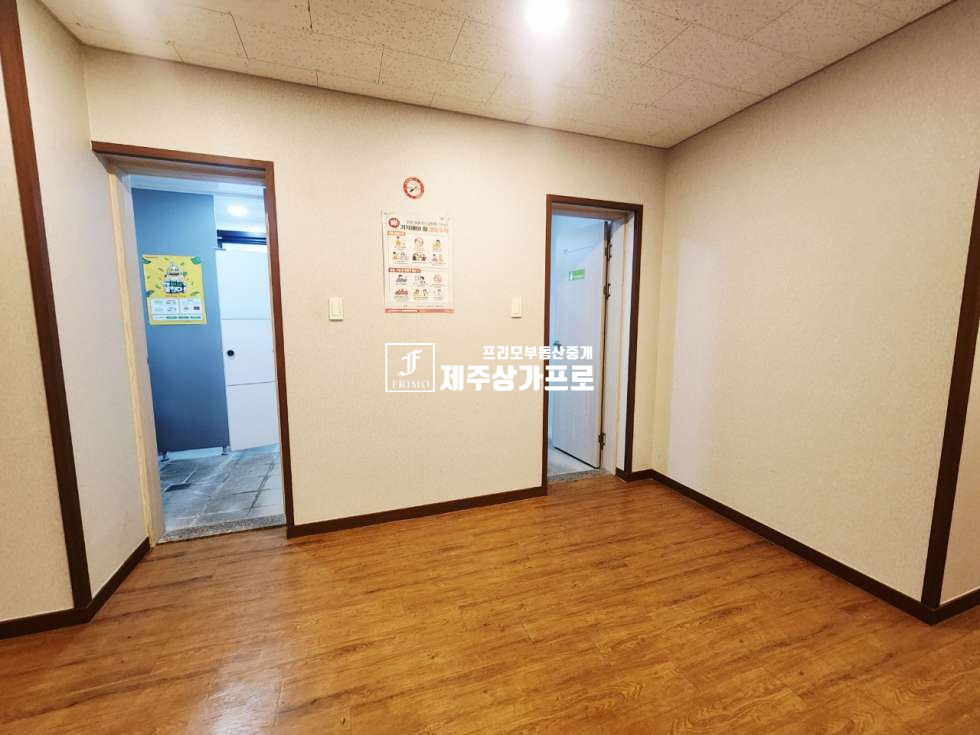 제주 제주시 애월읍 상귀리 애조로/상귀교차로/넓은평수/넓은주차장/대형상가 임대 연세 매물번호 14623 사진 4