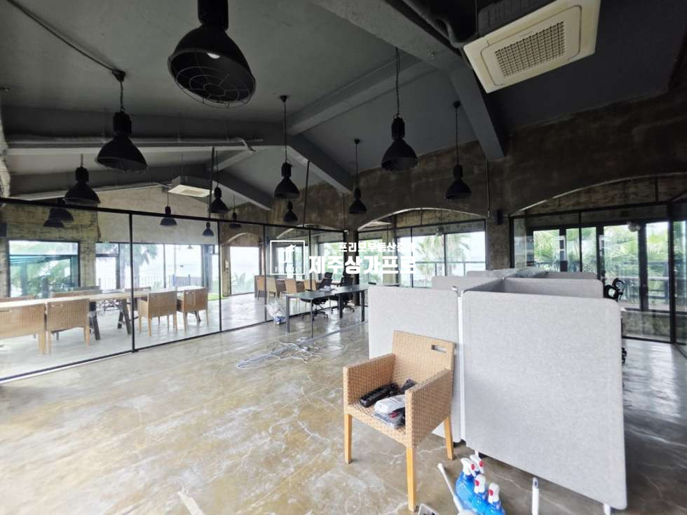 제주 제주시 애월읍 고내리 애월해안도로/휴양지 느낌의 카페, 사무실 /2층 상가 건물 매매 매매 매물번호 14581 사진 11