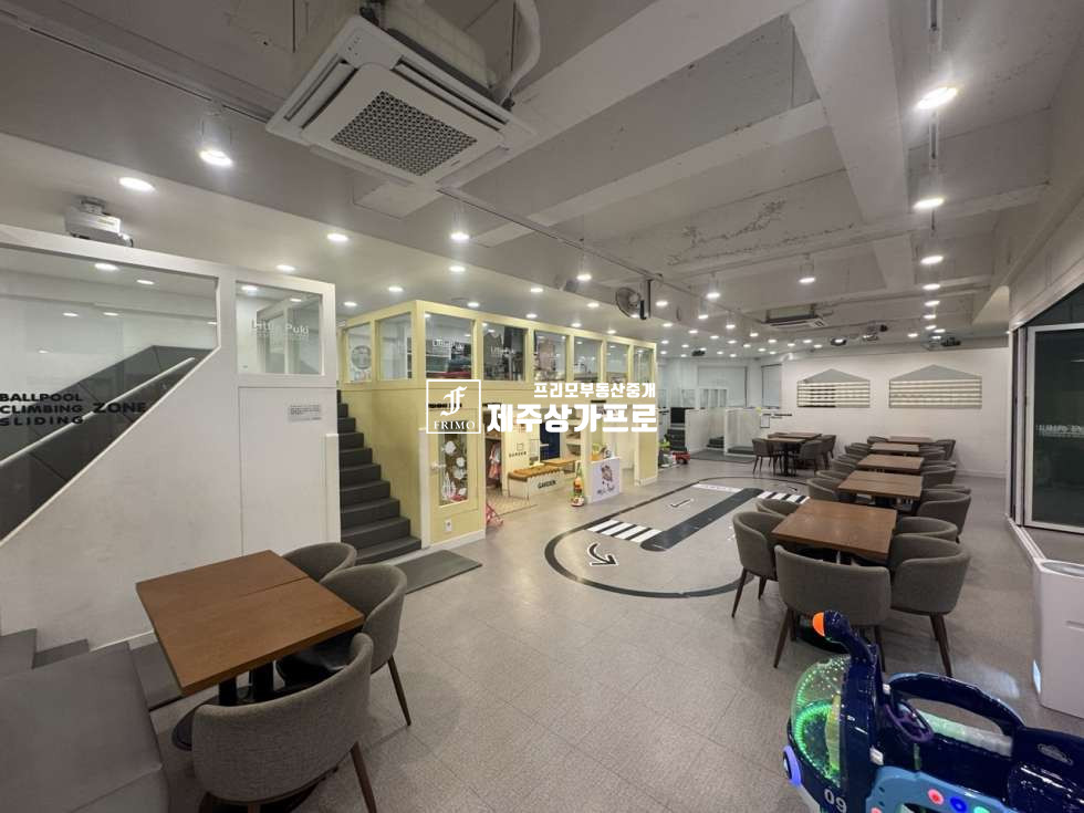 제주 제주시 애월읍 하귀리 제주시 애월읍 하귀1리 대도로변 3층상가임대/주차편리/엘리베이터o/키즈카페양수도/기존고객多 연세 매물번호 14516 사진 1