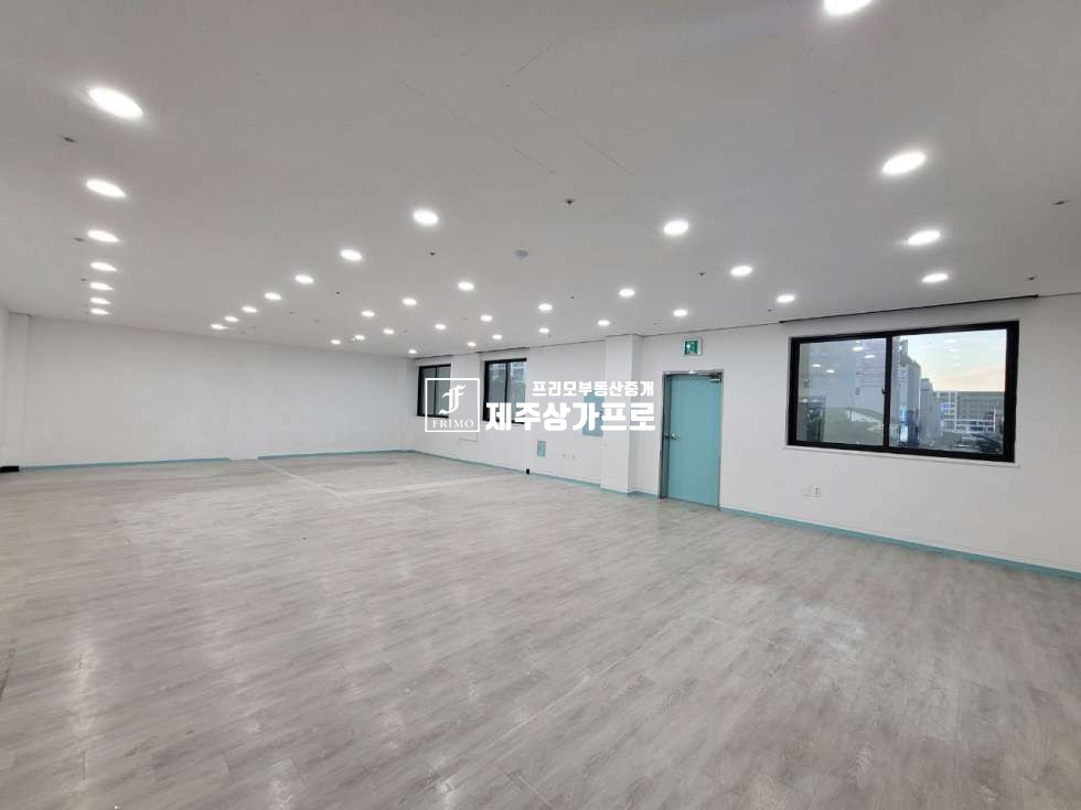 제주 제주시 노형동 무권리!!))/본죽사거리/30평/저렴한 년세/기본 인테리어, 가벽되어있는/사무실 상가 임대 연세 매물번호 14836 사진 1