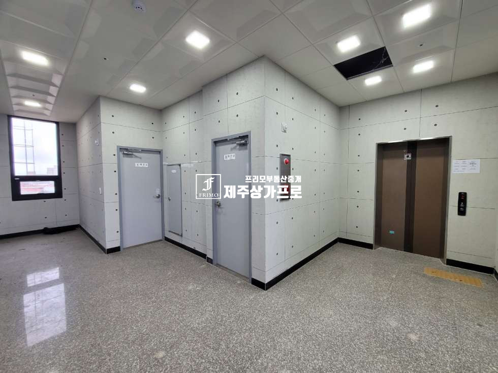제주 제주시 용담이동 무권리/공항접근성/도로변,노출 최고/주차장 확보된/사무실 추천/2층 상가 임대 연세 매물번호 14535 사진 4