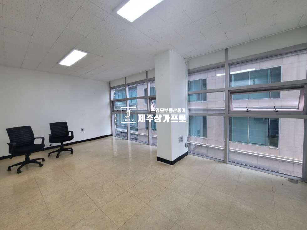 제주 제주시 노형동 남녕고 인근 /대로변/ 노출 최상,/평수대비 저렴한 사무실 임대 연세 매물번호 11714 사진 1