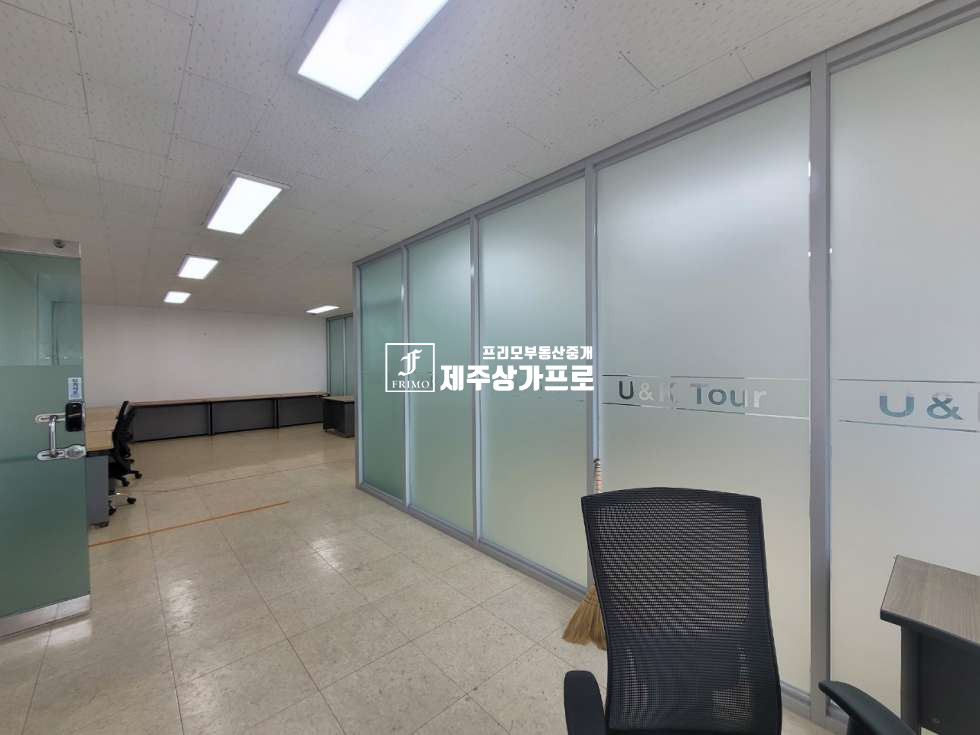 제주 제주시 노형동 남녕고 인근 /대로변/ 노출 최상,/평수대비 저렴한 사무실 임대 연세 매물번호 11714 사진 3