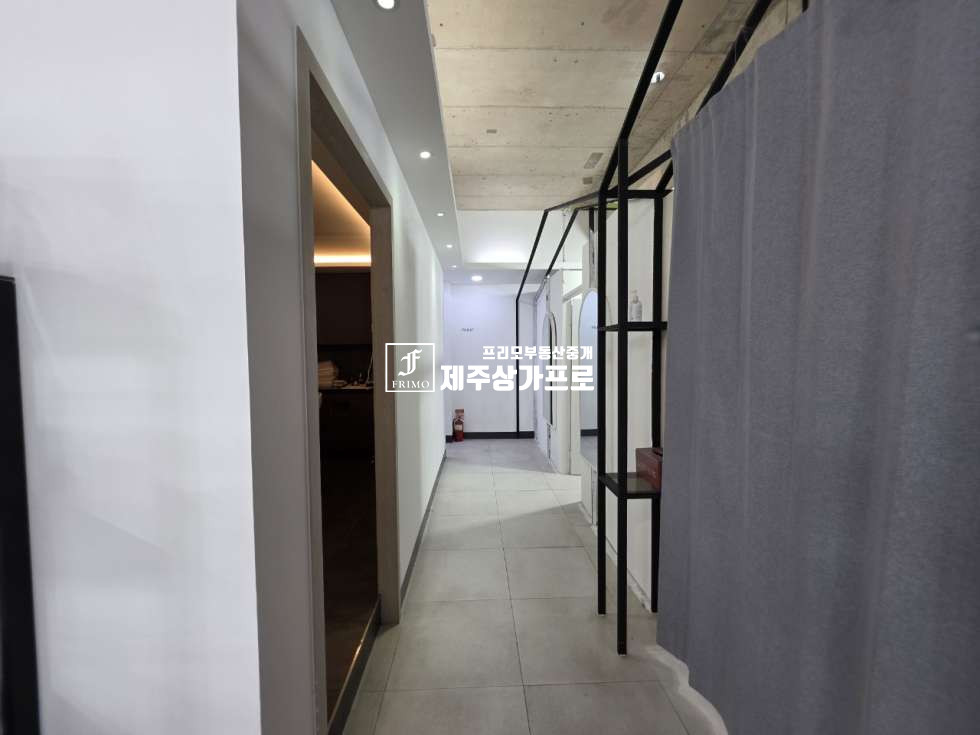 제주 제주시 연동 연북로대로변/전용88평/대형평수의/집기일체/토탈 뷰티샵자리/양도양수 연세 매물번호 14875 사진 5