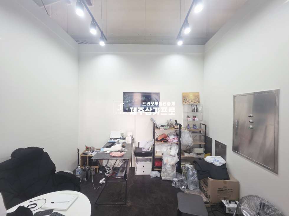 제주 제주시 노형동 ★노형2지구/한라대학로/1층/대로변/신축/30평/프리미엄 세차장/양도양수★ 연세 매물번호 14878 사진 4