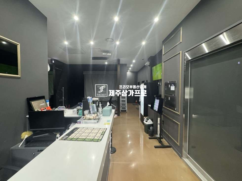 제주 제주시 노형동 무권리/제주시 노형동 애조로 접한 2층상가/약88평/옥상추가활용가능/넓은주차장/내부인테리어A급 연세 매물번호 14985 사진 2