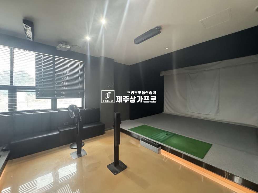 제주 제주시 노형동 무권리/제주시 노형동 애조로 접한 2층상가/약88평/옥상추가활용가능/넓은주차장/내부인테리어A급 연세 매물번호 14985 사진 3