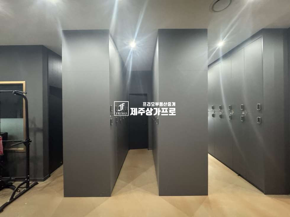 제주 제주시 노형동 무권리/제주시 노형동 애조로 접한 2층상가/약88평/옥상추가활용가능/넓은주차장/내부인테리어A급 연세 매물번호 14985 사진 6