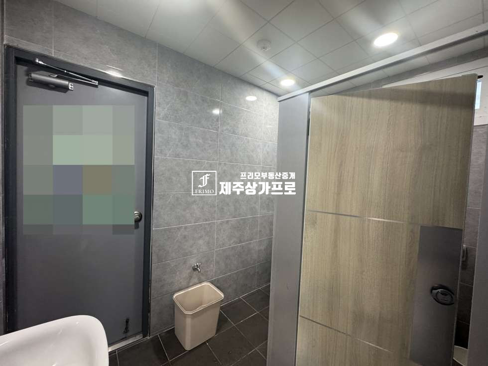 제주 제주시 노형동 제주시 노형동 세방아파트 인근 1층 상가임대/구분남녀화장실/약 23평 1층상가/내부인테리어최상 연세 매물번호 14987 사진 7
