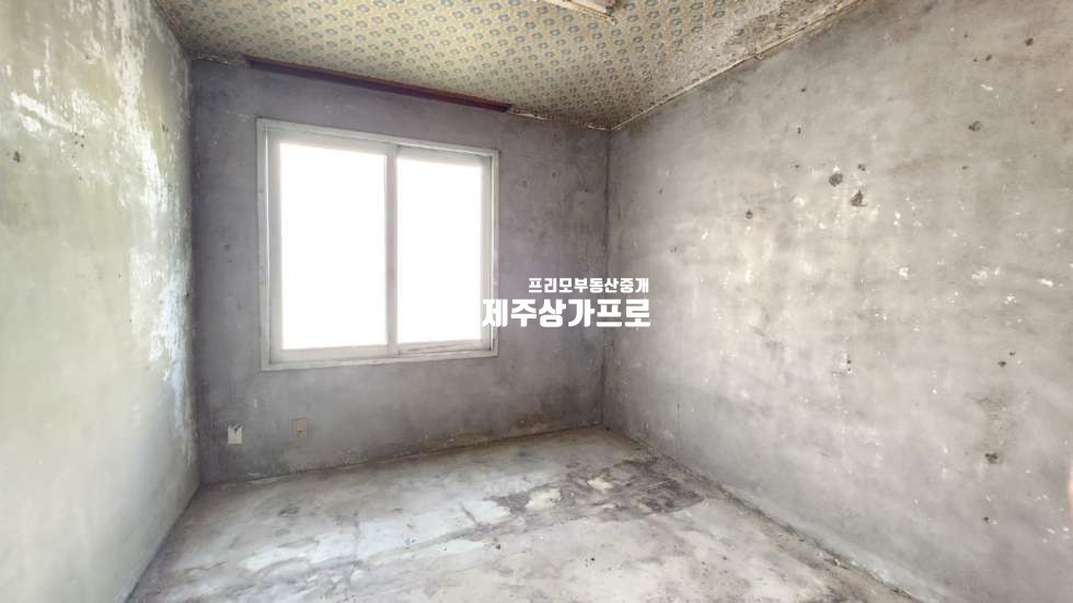 제주 제주시 용담일동 ★종합경기장입구사거리★1층 상가(16평)/일반음식점/버스터미널 연세 매물번호 15102 사진 4