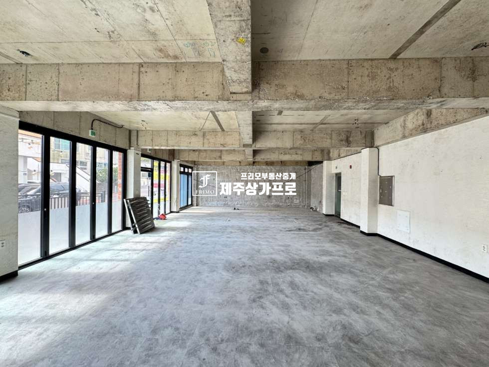 제주 서귀포시 중문동 ★무권리★중문동사거리★1층 상가(40평)/제1종 근생 연세 매물번호 15205 사진 2