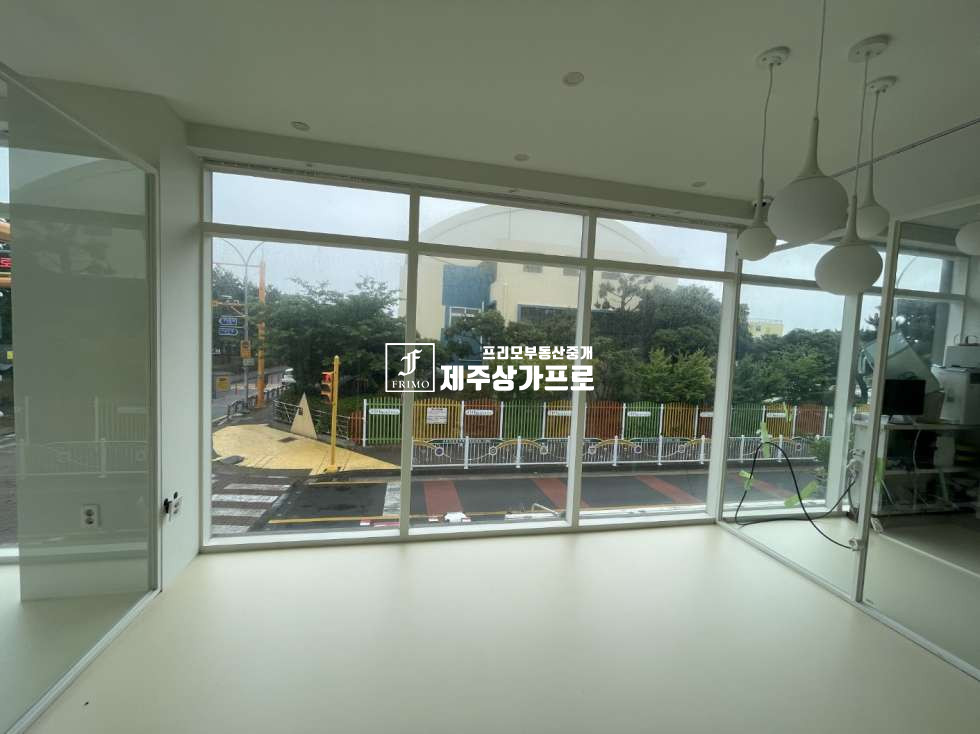 제주 제주시 이도이동 제주시 이도이동 남광초인근 코너자리 1층상가 임대/내부화장실o/카페,뷰티샵,미용실,휴게음식점강력추천 연세 매물번호 15225 사진 4