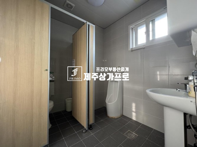 제주 제주시 일도이동 ★무권리★2층 신축 상가(43평)/가성비/삼성로 대로변 연세 매물번호 15297 사진 2