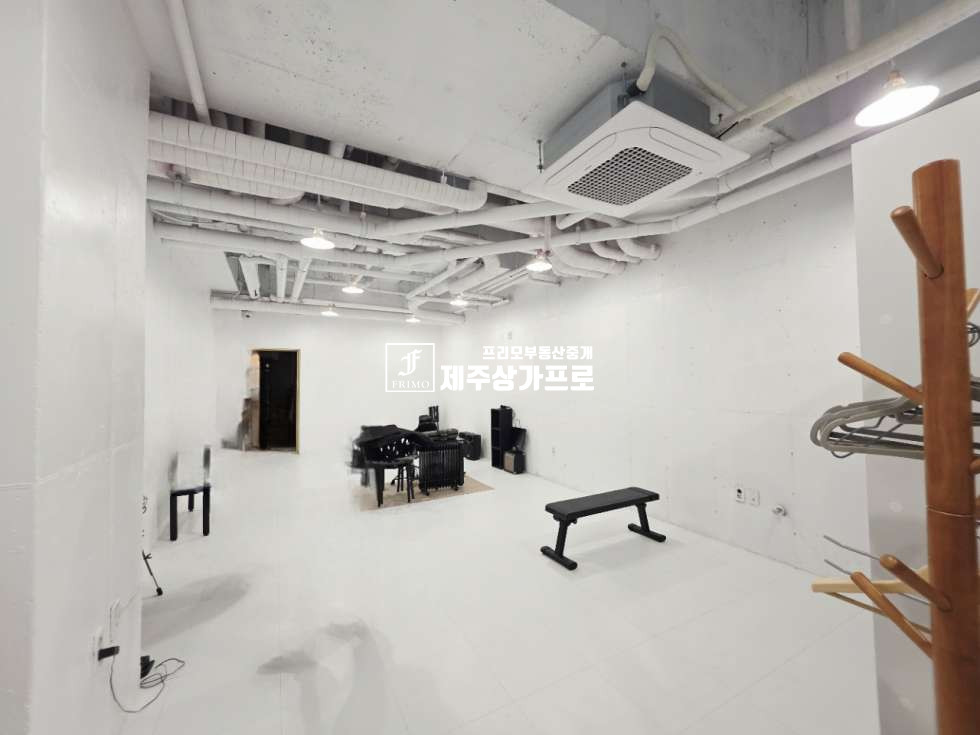 제주 제주시 연동 ★연북로 대로변/인테리어 최상/평수대비 저렴/대형 상가/필라테스, 요가, PT샵 추천/상가임대★ 연세 매물번호 15387 사진 9