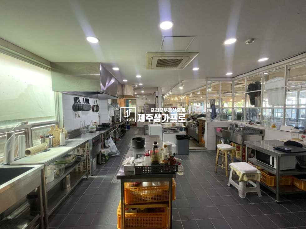 제주 제주시 도두일동 ★에메랄드바다뷰~~!!/인스타 감성맛집/무지개해안로/1층/99평/월세/주차완비된/대형 상가 임대★ 월세 매물번호 15388 사진 3