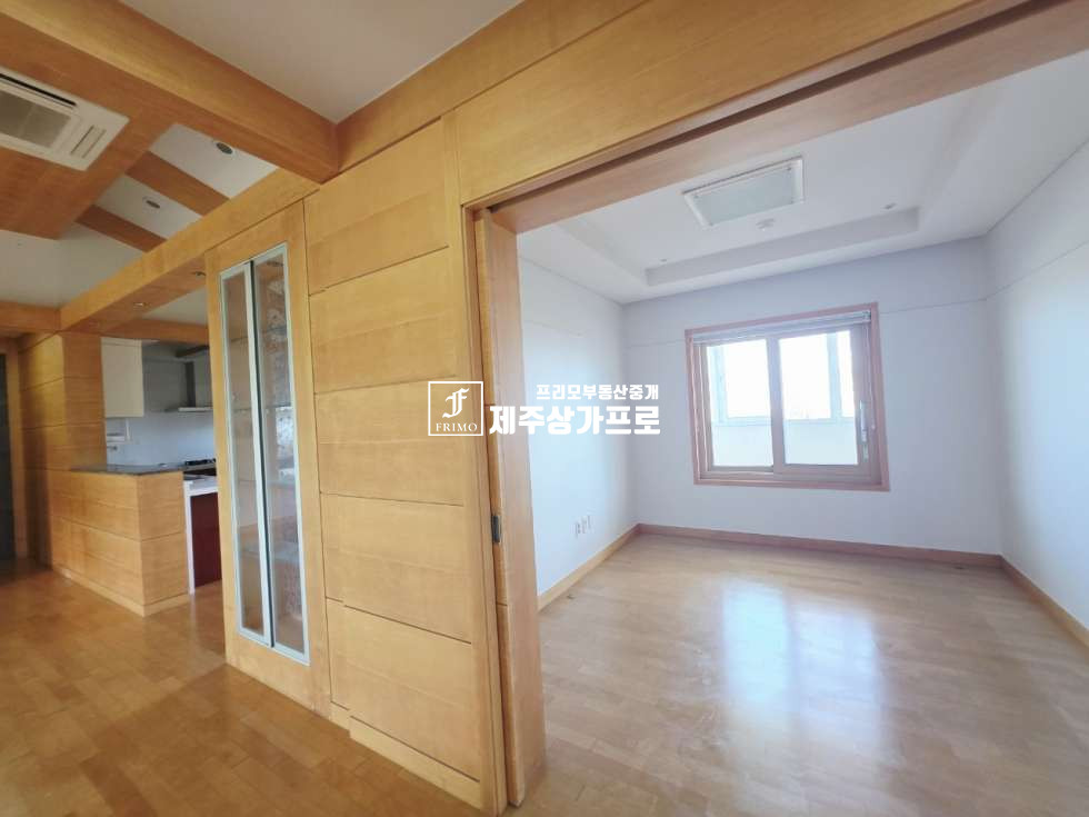 제주 제주시 도남동 무권리/정부청사인근/공영주차장, 건물내 주차장 확보된/대형평수/리모델링중인 상가점포 연세 매물번호 14560 사진 3