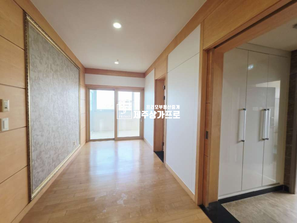 제주 제주시 도남동 무권리/정부청사인근/공영주차장, 건물내 주차장 확보된/대형평수/리모델링중인 상가점포 연세 매물번호 14560 사진 9