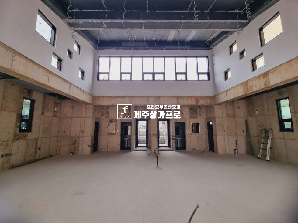 제주 제주시 이도이동 ★신축 첫입주/무권리~~!!/남광초인근/60평/교습실, 카페 업종 강추!!/분할, 복층가능/상가임대★ 연세 매물번호 15185 사진 1