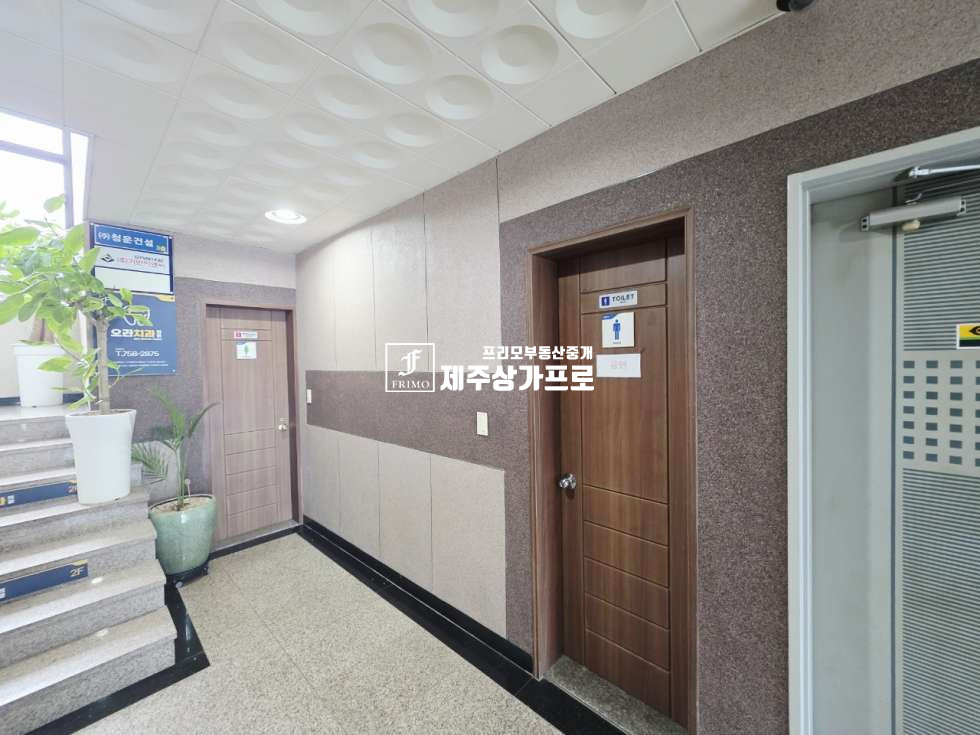 제주 제주시 오라일동 무권리!!))오라체육관 앞/서사로 대로변/56평/주차장 확보된/통유리의 넓고 환한 전시, 사무실/상가 임대 연세 매물번호 14766 사진 5