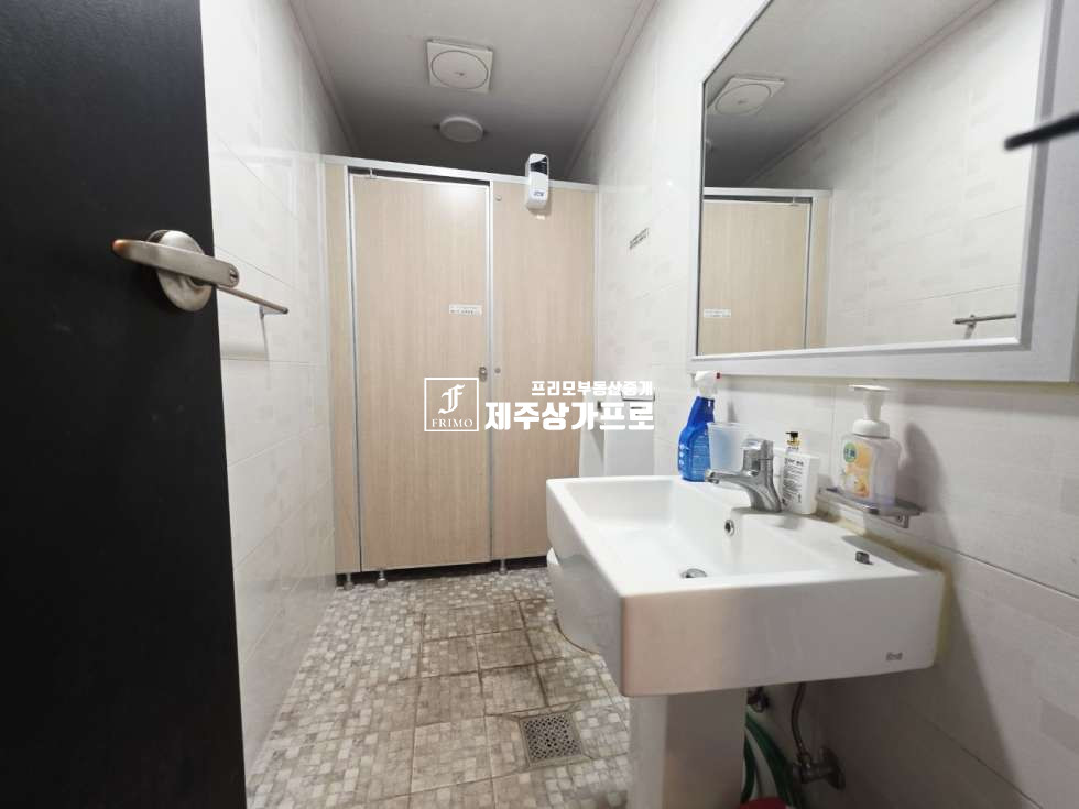제주 제주시 오라이동 무권리/연북로 대로변/인테리어, 에어컨 완비/사무실 안성맞춤/지상으로 연결되는 반지하/상가임대 연세 매물번호 14745 사진 5
