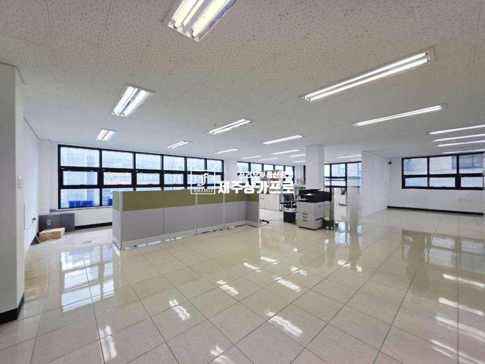 제주 제주시 이도이동 구세무소사거리/연삼로 대로변/즉시입주가능/43평/세무사, 변호사 사무실 추천/상가임대 연세 매물번호 14738 사진 1