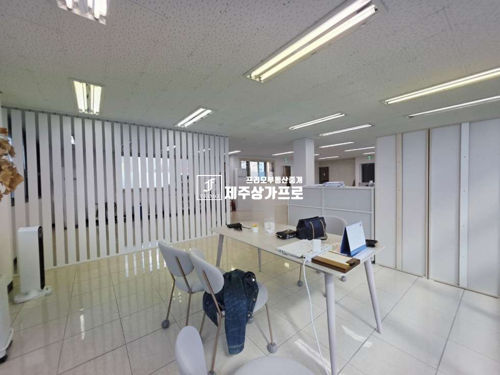 제주 제주시 이도이동 구세무소사거리/연삼로 대로변/즉시입주가능/43평/세무사, 변호사 사무실 추천/상가임대 연세 매물번호 14738 사진 3