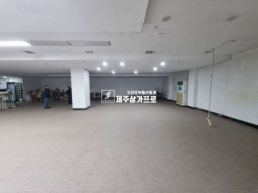 제주 제주시 노형동 무권리/연북로 대로변/메인상권 최중심/운동시설, 음악연습실, 추천/지층 상가 임대 월세 매물번호 14674 사진 3