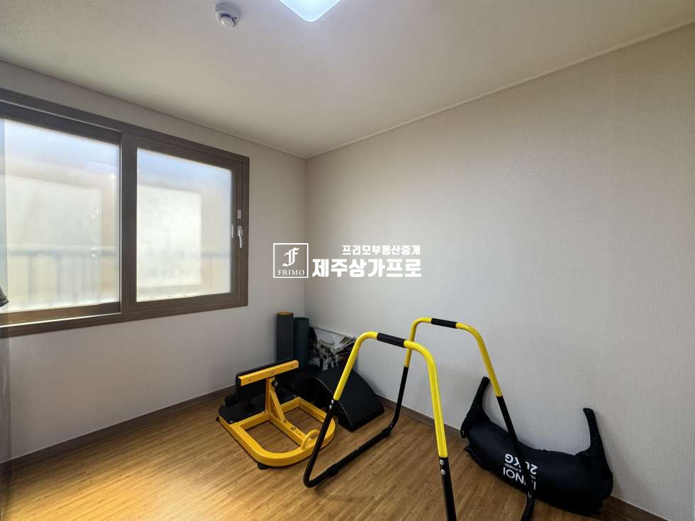 제주 제주시 아라일동 2745-1 101동 제주시 아라일동 아라주원라비앙 매매/지정주차/엘베o/내부관리상태최상/인근시세대비합리적인매매금액 매매 매물번호 15432 사진 10