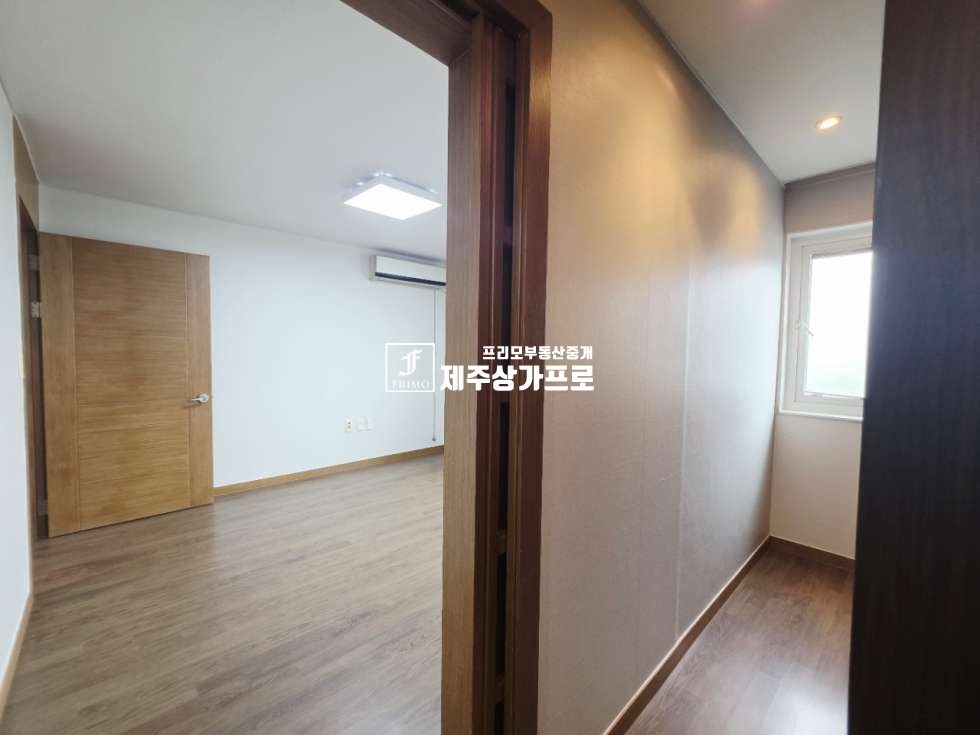 제주 제주시 노형동 ★노형성당, 백록초인근/3세대 거주가능한/실평수 66평/복층형/6룸/년세 임대★ 연세 매물번호 15455 사진 7
