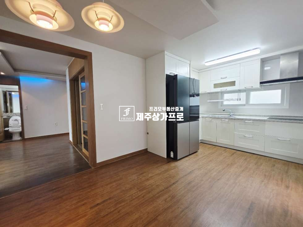 제주 제주시 노형동 ★노형성당, 백록초인근/3세대 거주가능한/실평수 66평/복층형/6룸/년세 임대★ 연세 매물번호 15455 사진 12