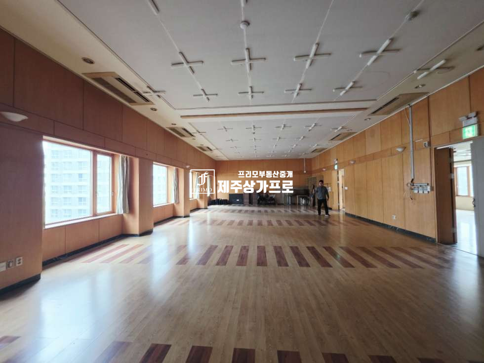 제주 제주시 연동 ★무권리/삼무공원인근/신광로 대로변/대형/140평/사무실, 체육시설/상가추천★ 연세 매물번호 15467 사진 3