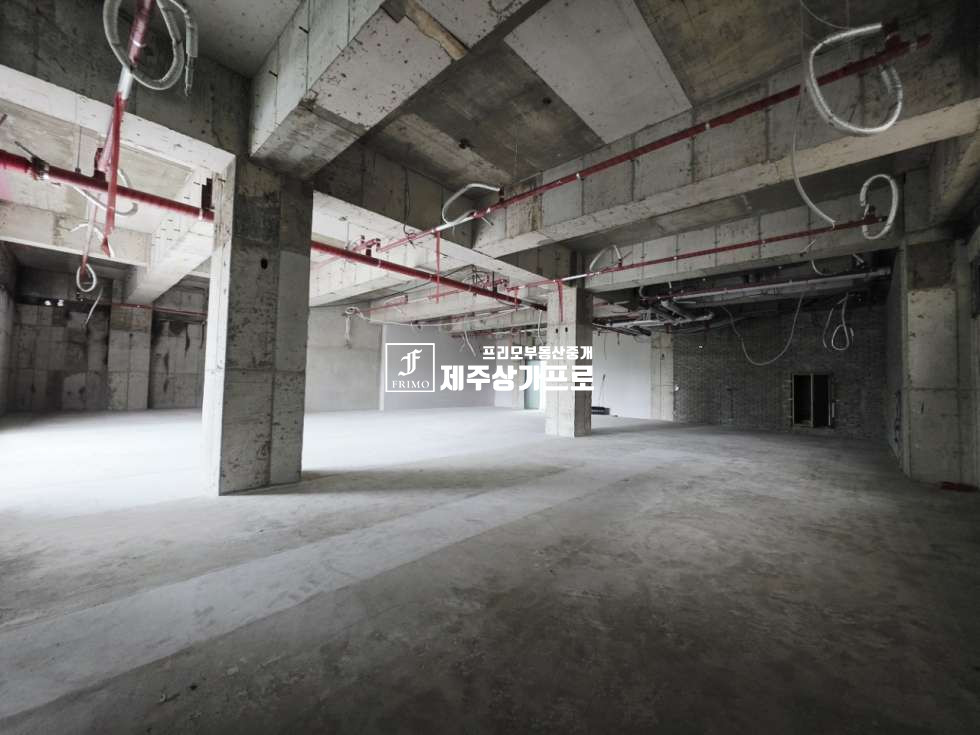 제주 제주시 노형동 ★무권리~~!!/본죽사거리/정든마을앞/전용 61평+87평 2개 상가 모두 사용/ 연세 매물번호 15502 사진 4