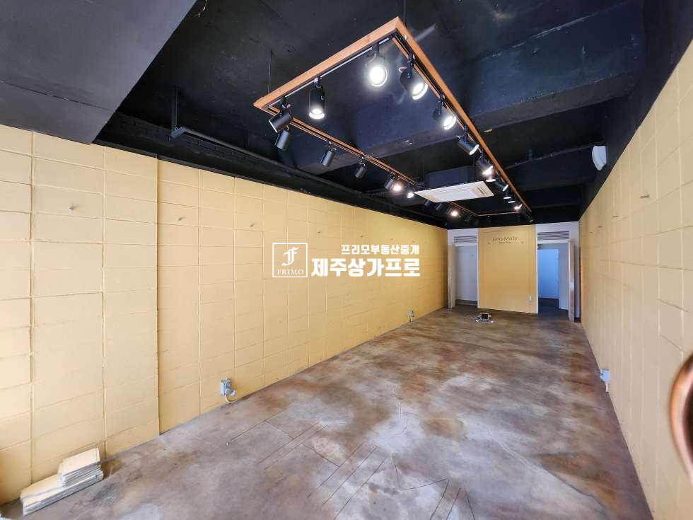 제주 제주시 일도일동 ★★칠성로 탑동★1층(30평)상가/제1종근생/일도일동주민센터 연세 매물번호 15361 사진 2