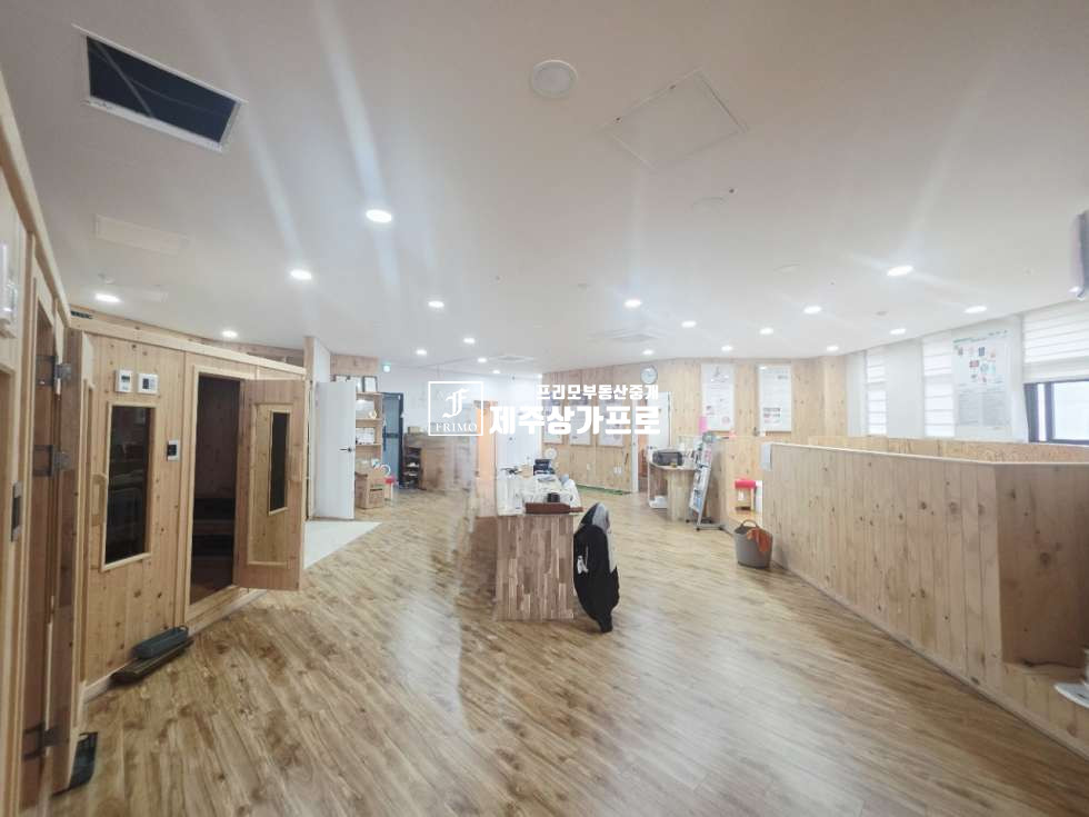 제주 제주시 노형동 ★노형동/한라대학앞/대로변/72평/저렴한 시설비/사무실, 피부, 체형관리실 추천/상가임대★ 연세 매물번호 15533 사진 1