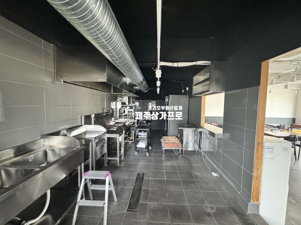 제주 제주시 화북이동 무권리/제주시 화북이동 대도로변 1층상가/주차장최상/아파트밀집지역/내부컨디션최상/내부화장실o/제한x 연세 매물번호 15559 사진 6