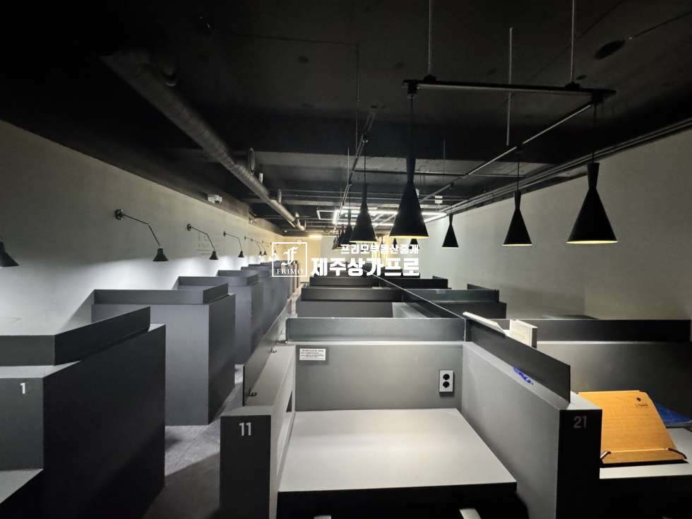 제주 제주시 이도이동 제주시 이도이동 시청 스터디카페 상가임대/고정고객多/내부인테리어컨디션최상/엘리베이터o/오토운영가능 연세 매물번호 15593 사진 1